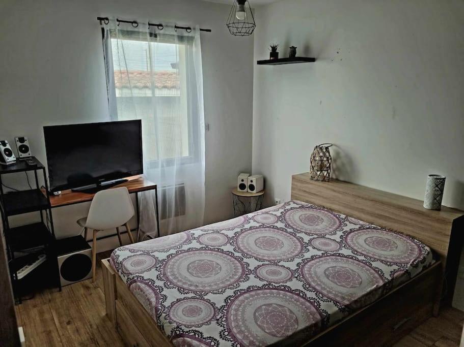 Coutras Maison Individuelle Clotureeヴィラ エクステリア 写真