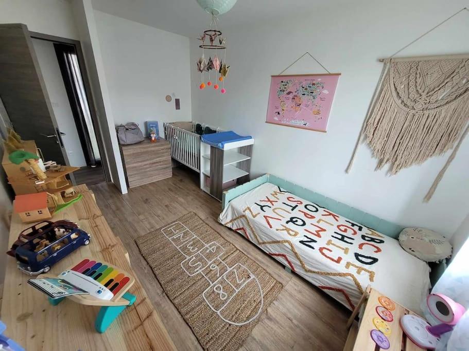 Coutras Maison Individuelle Clotureeヴィラ エクステリア 写真