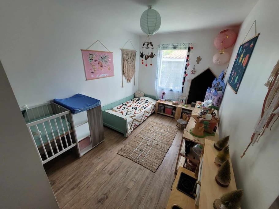 Coutras Maison Individuelle Clotureeヴィラ エクステリア 写真